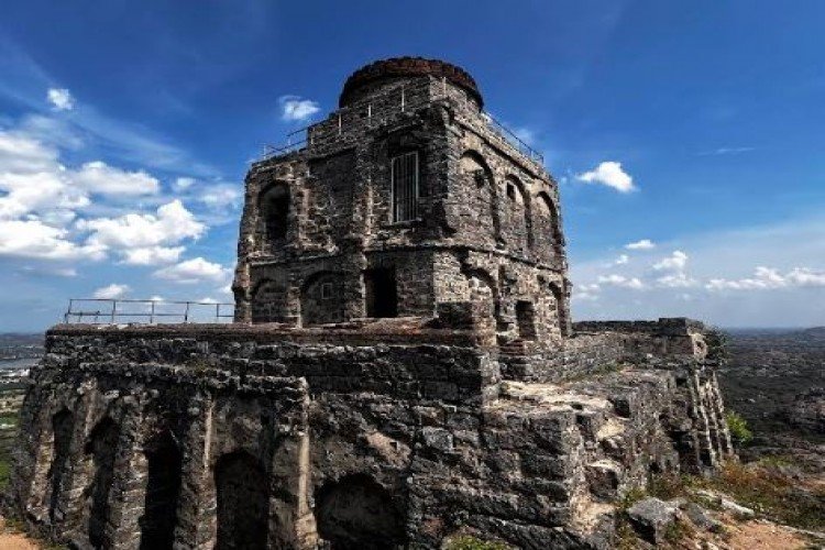 Gingee Fort in Vellore - Vellore Ads