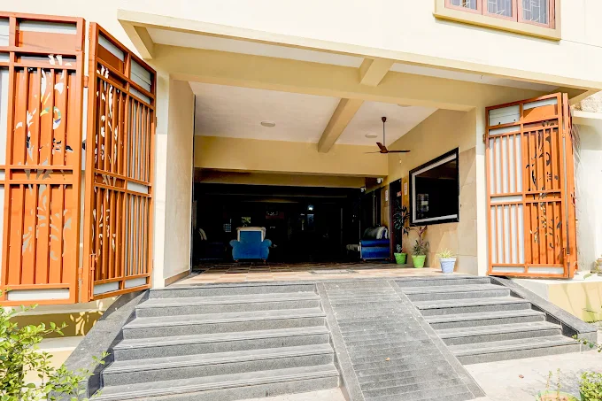 Collection O Vellore Near CMC Hospital Formerly Geetha Residency in Vellore - Vellore Ads