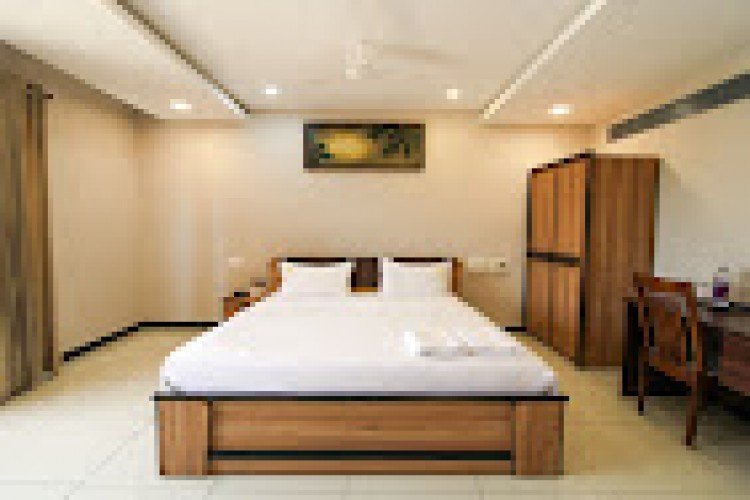 Golden Gateway ( Stay with Comfort ) in Vellore - Vellore Ads